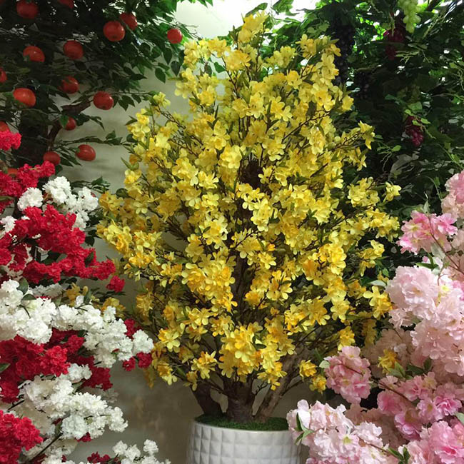 Khi được hỏi về địa chỉ bán hoa giả đẹp ở TPHCM không thể không nhắc tới cửa hàng hoa vải Anh Hiếu