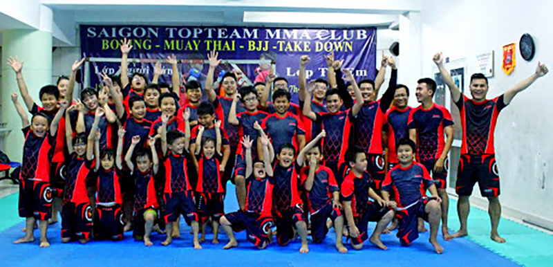 TopTeam MMA Saigon hiện tại có lớp MMA dành cho người lớn với lịch học từ thứ 2 đến thứ 7 và lớp trẻ em vào các thứ 3,5,7 hàng tuần