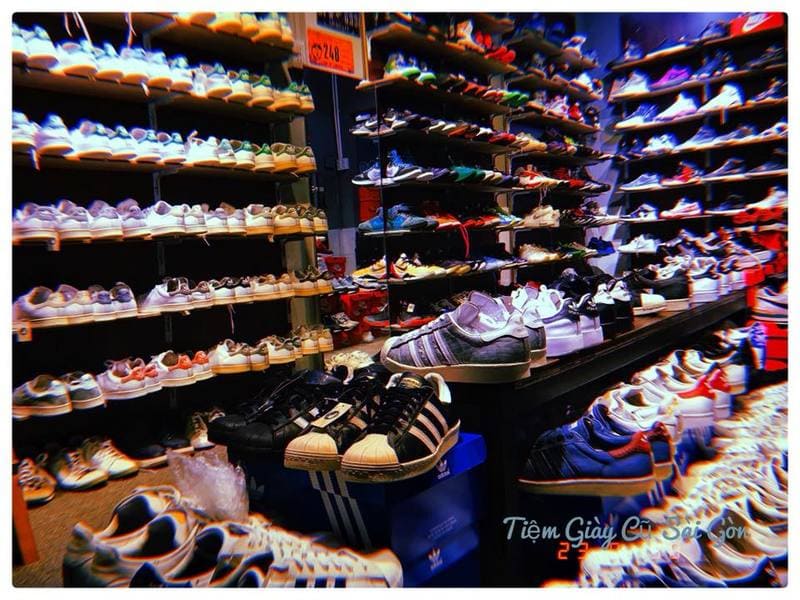 Tiệm Giày Cũ Sài Gòn chuyên cung cấp những đôi giày secondhand đến từ các thương hiệu lớn trên toàn cầu