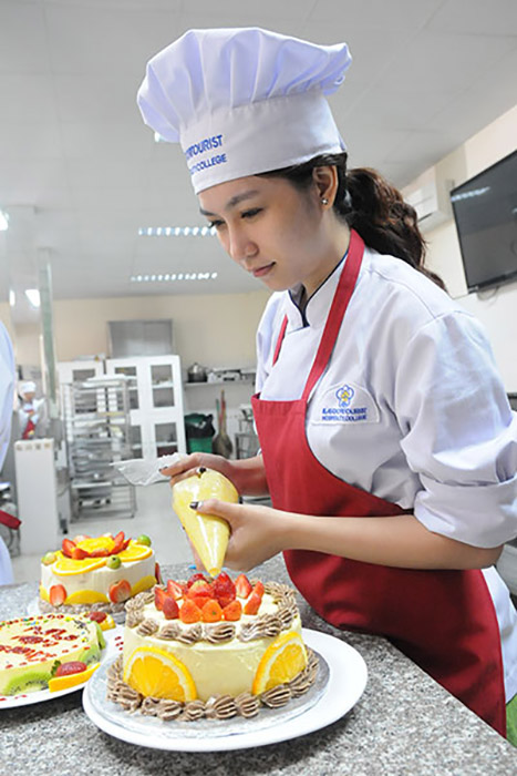 Saigontourist một cái tên quen thuộc chuyên cung cấp những khóa học làm bánh kem ở TPHCM chất lượng uy tín