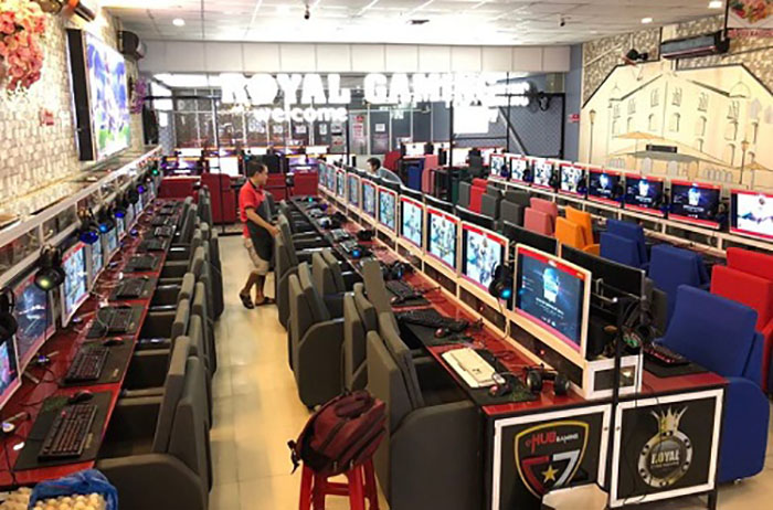CyberCore Royal là một trong những quán net nổi tiếng ở Sài Gòn sở hữu những dàn máy PC có cấu hình cao