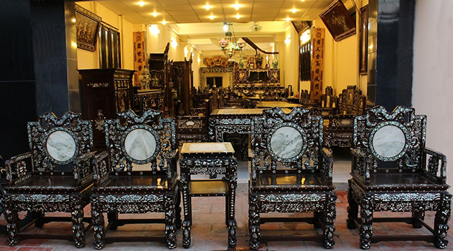 Đồ Gỗ Xưa & Nay Đức Thiên được biết đến là một trong các địa chỉ mua bán đồ cổ TPHCM