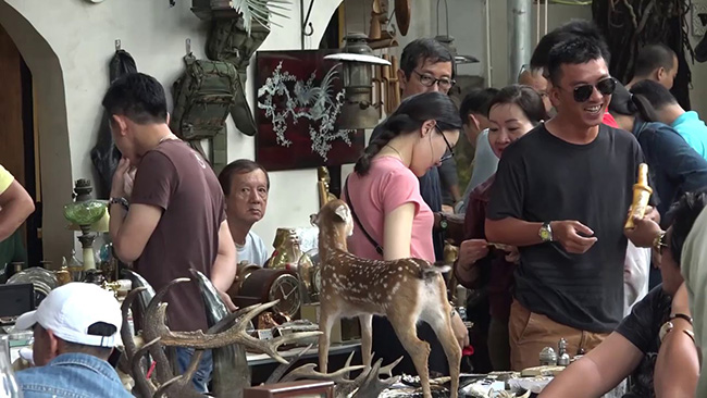 Chợ đồ cổ tại Quán Café Cao Minh là đáp án cho câu hỏi mua bán đồ cổ TPHCM