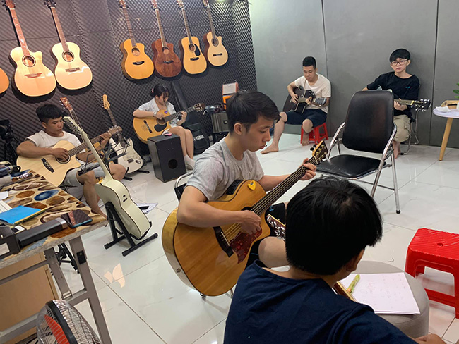 Trung tâm Âm nhạc Phanxico là cái tên tiếp theo mà Top10uyitn giới thiệu với bạn về nơi học guitar ở TPHCM