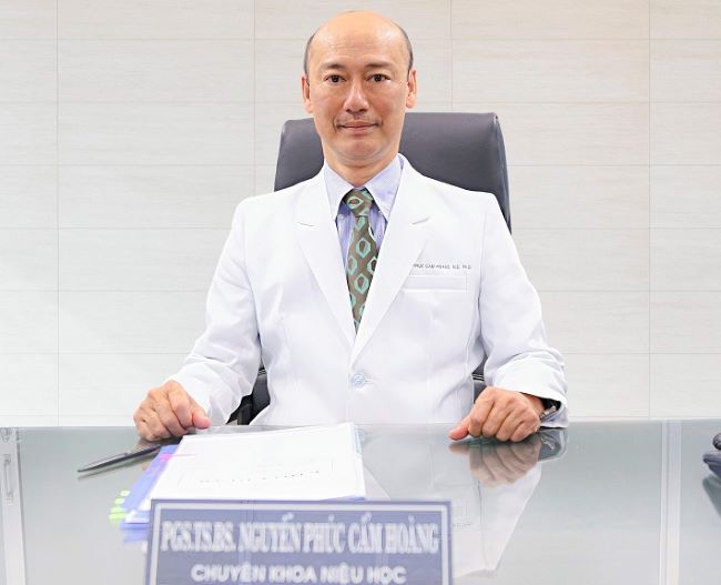 Bác sĩ chuyên khoa thận giỏi ở TPHCM Nguyễn Phúc Cẩm Hoàng