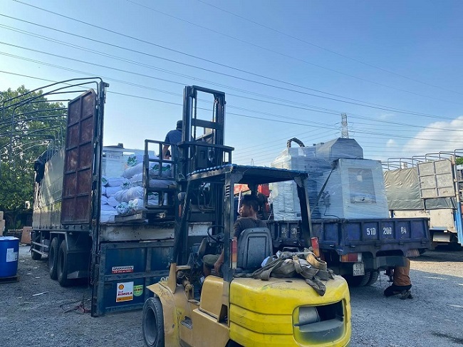 Vận chuyển hàng hóa bằng xe tải Công ty Minh Phước