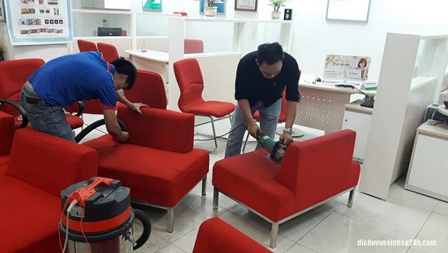 Dịch vụ giặt sofa tại nhà Quận 1 | Nguồn: Hoàng Vũ Phong